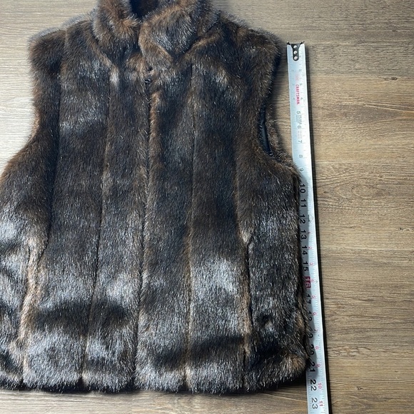 Women’s Brown Black, Faux Fur Reversible Vest, size small/medium - Picture 4 of 9